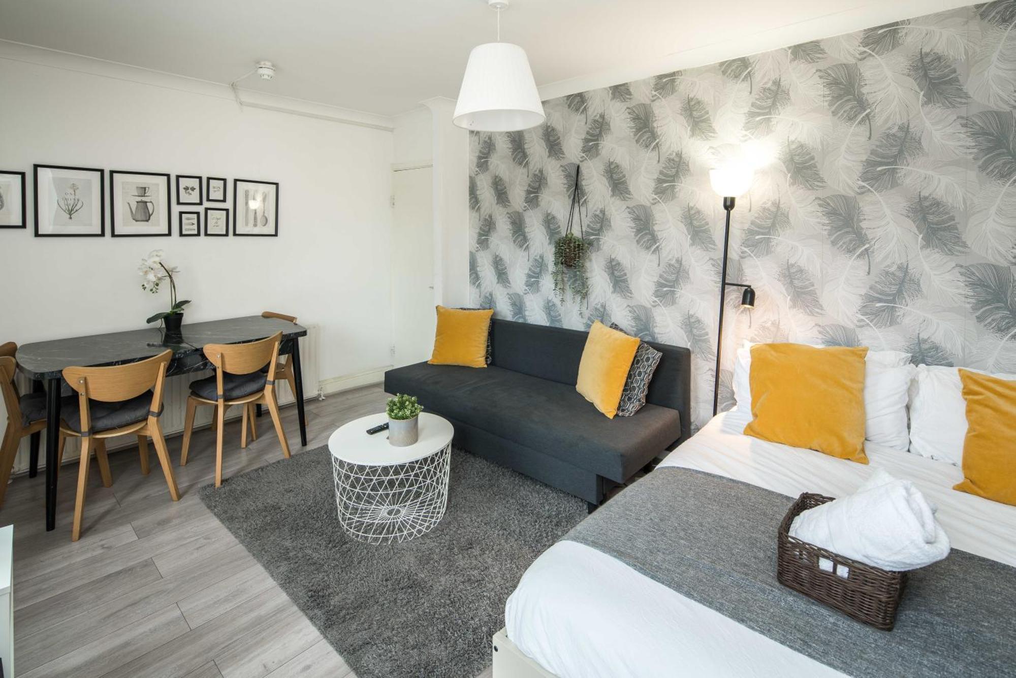 Private Double Room Shared Bathroom Near City Centre London Exterior photo