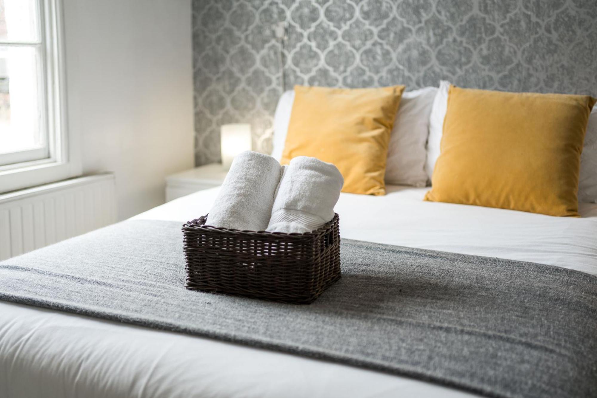 Private Double Room Shared Bathroom Near City Centre London Exterior photo