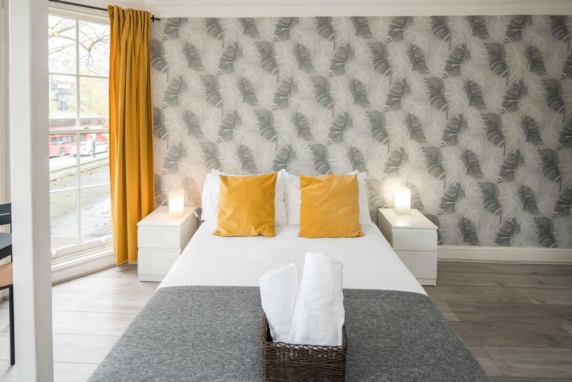 Private Double Room Shared Bathroom Near City Centre London Exterior photo