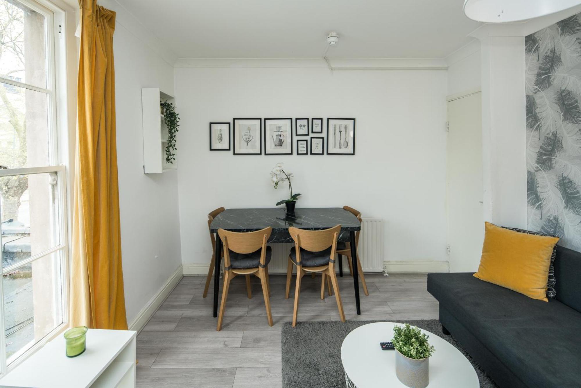 Private Double Room Shared Bathroom Near City Centre London Exterior photo